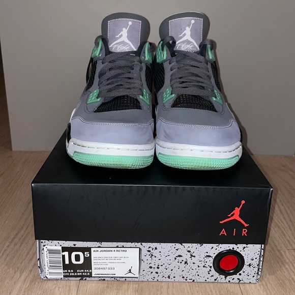 Air Jordan 4 Retro - Picture 3 of 14
